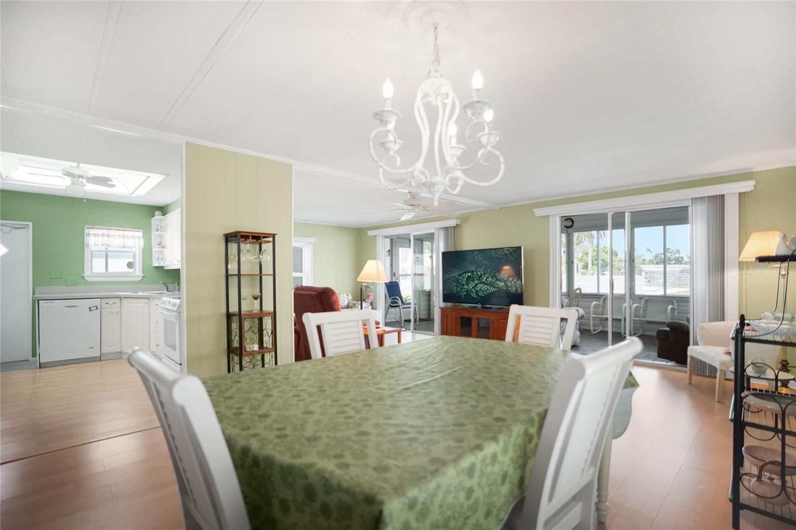 OAKWOOD MANOR - Residential