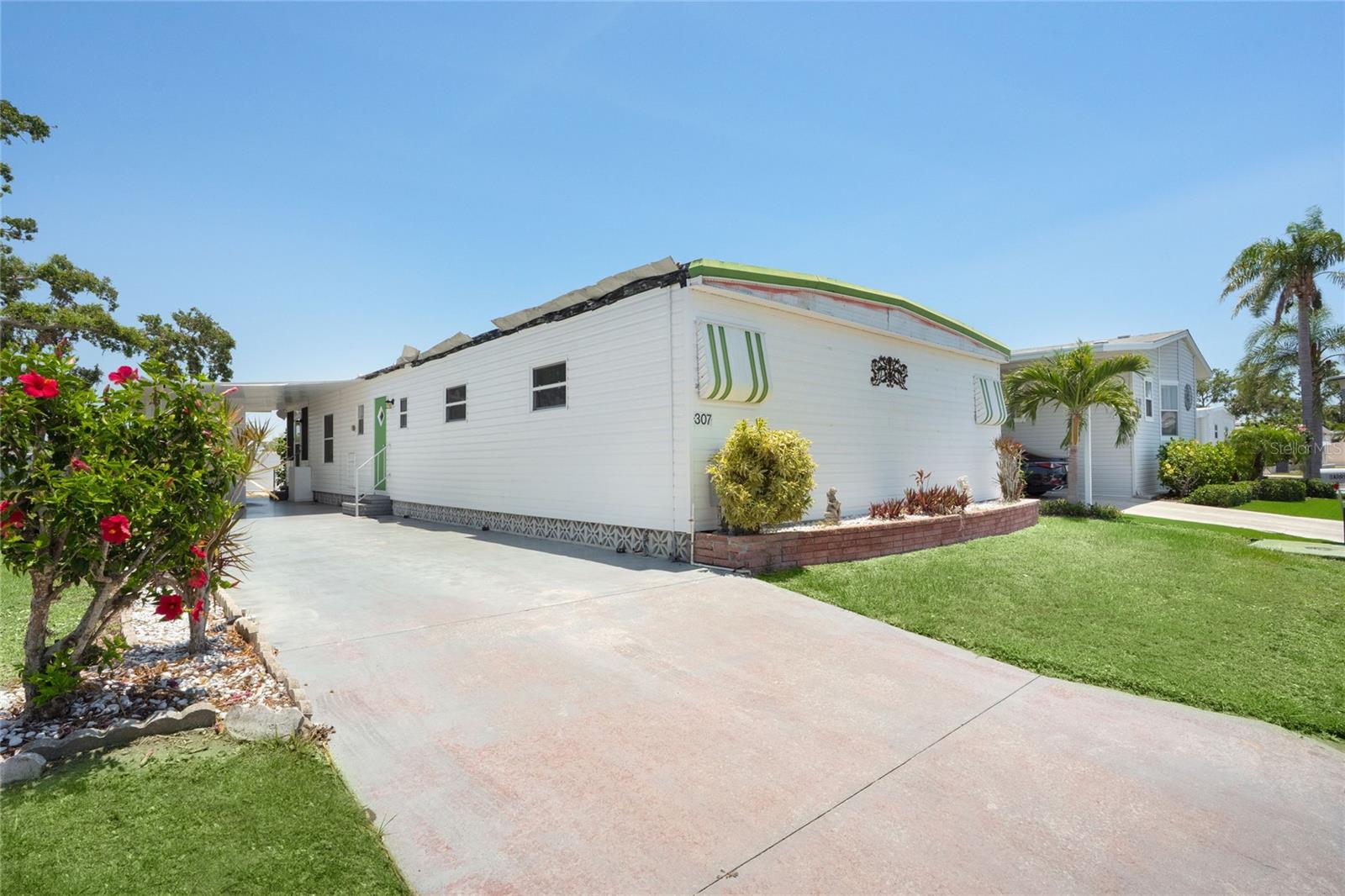 OAKWOOD MANOR - Residential