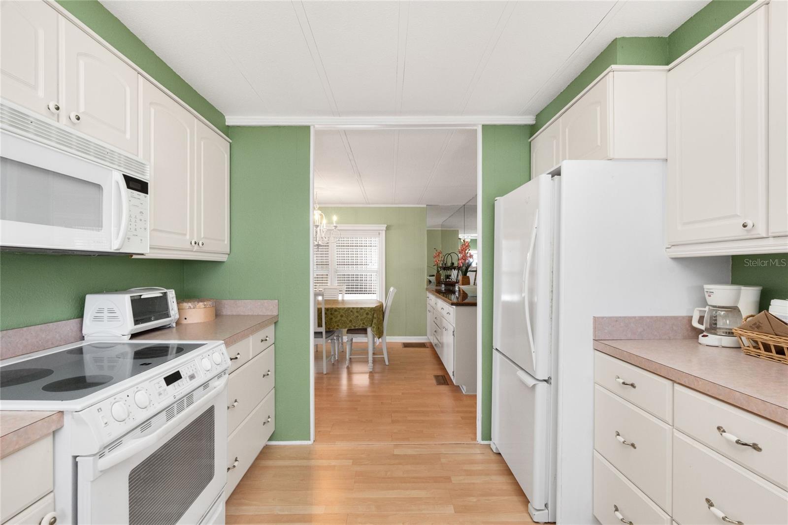 OAKWOOD MANOR - Residential