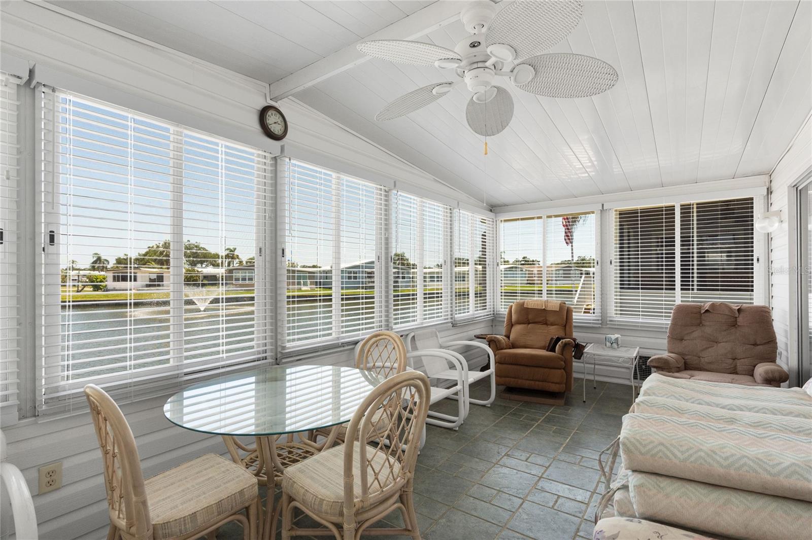 OAKWOOD MANOR - Residential