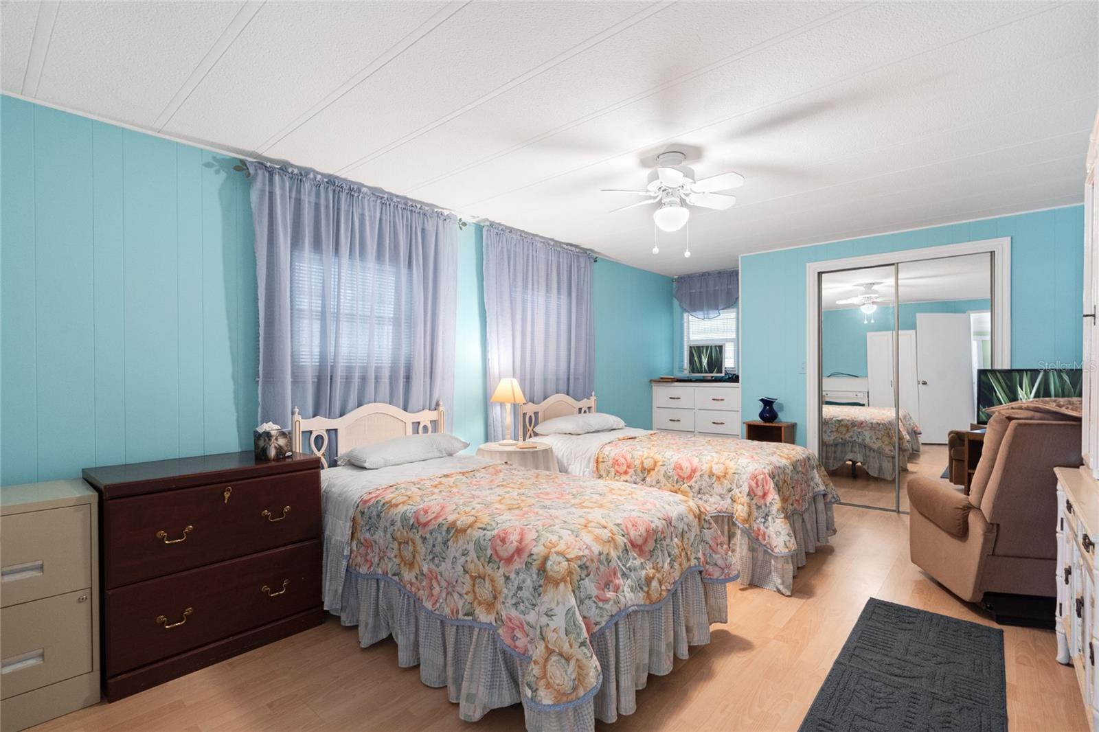 OAKWOOD MANOR - Residential