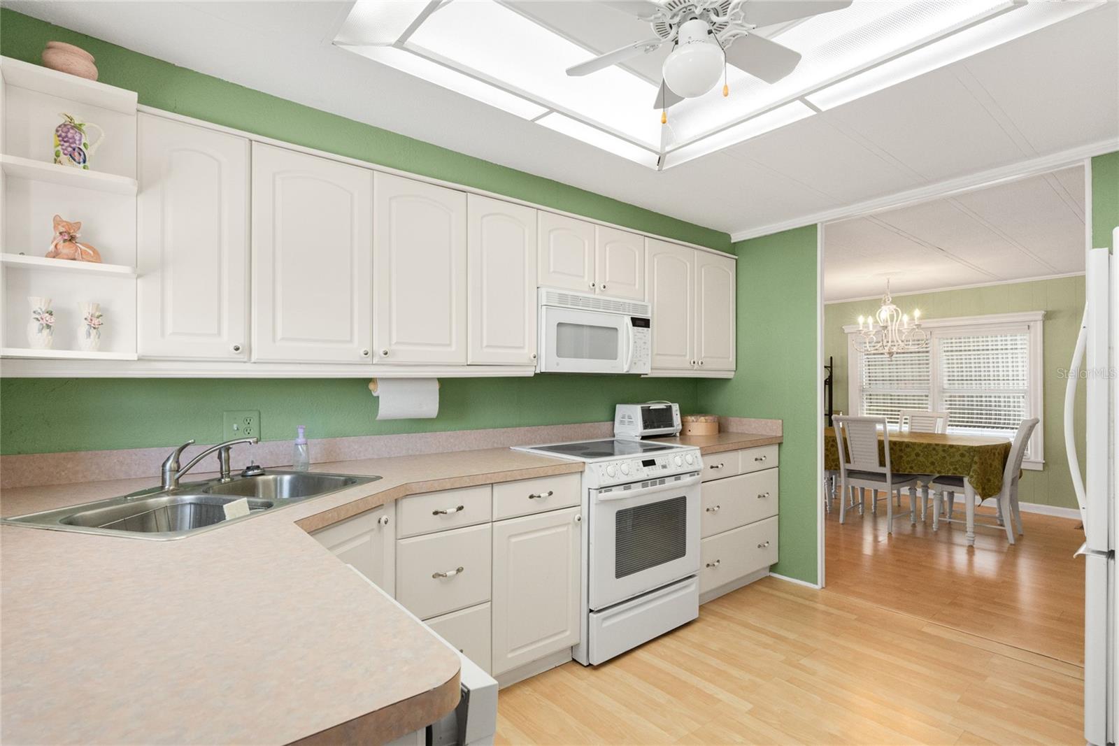 OAKWOOD MANOR - Residential