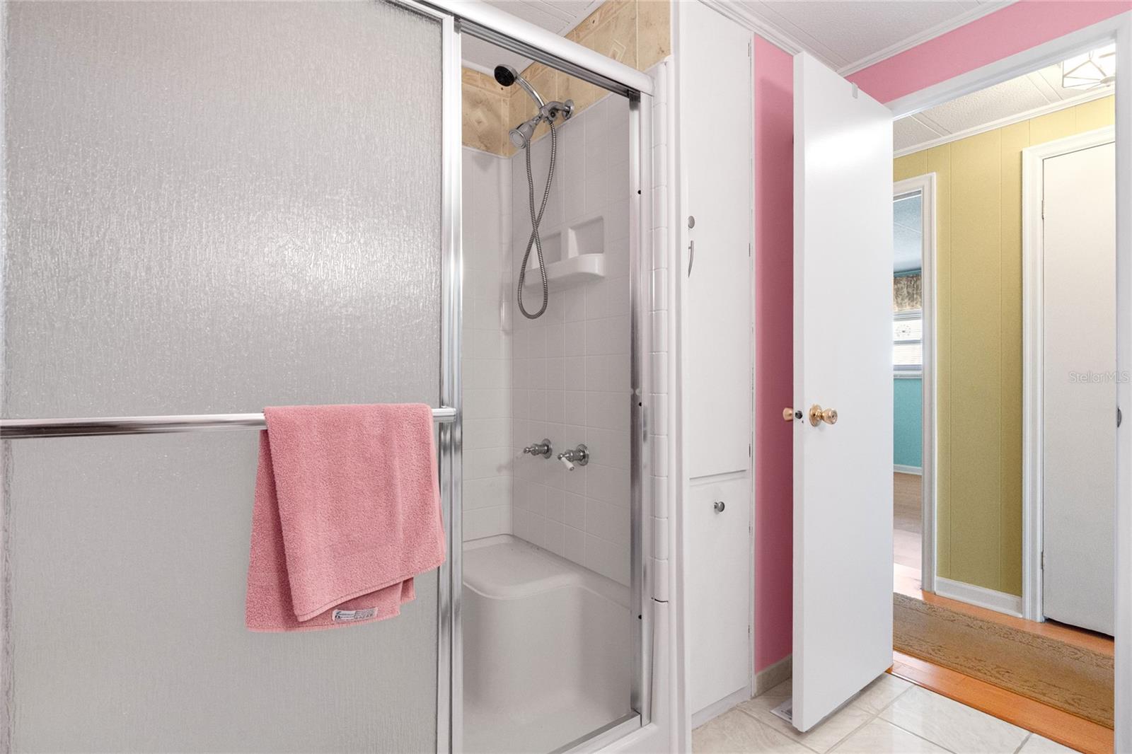 OAKWOOD MANOR - Residential