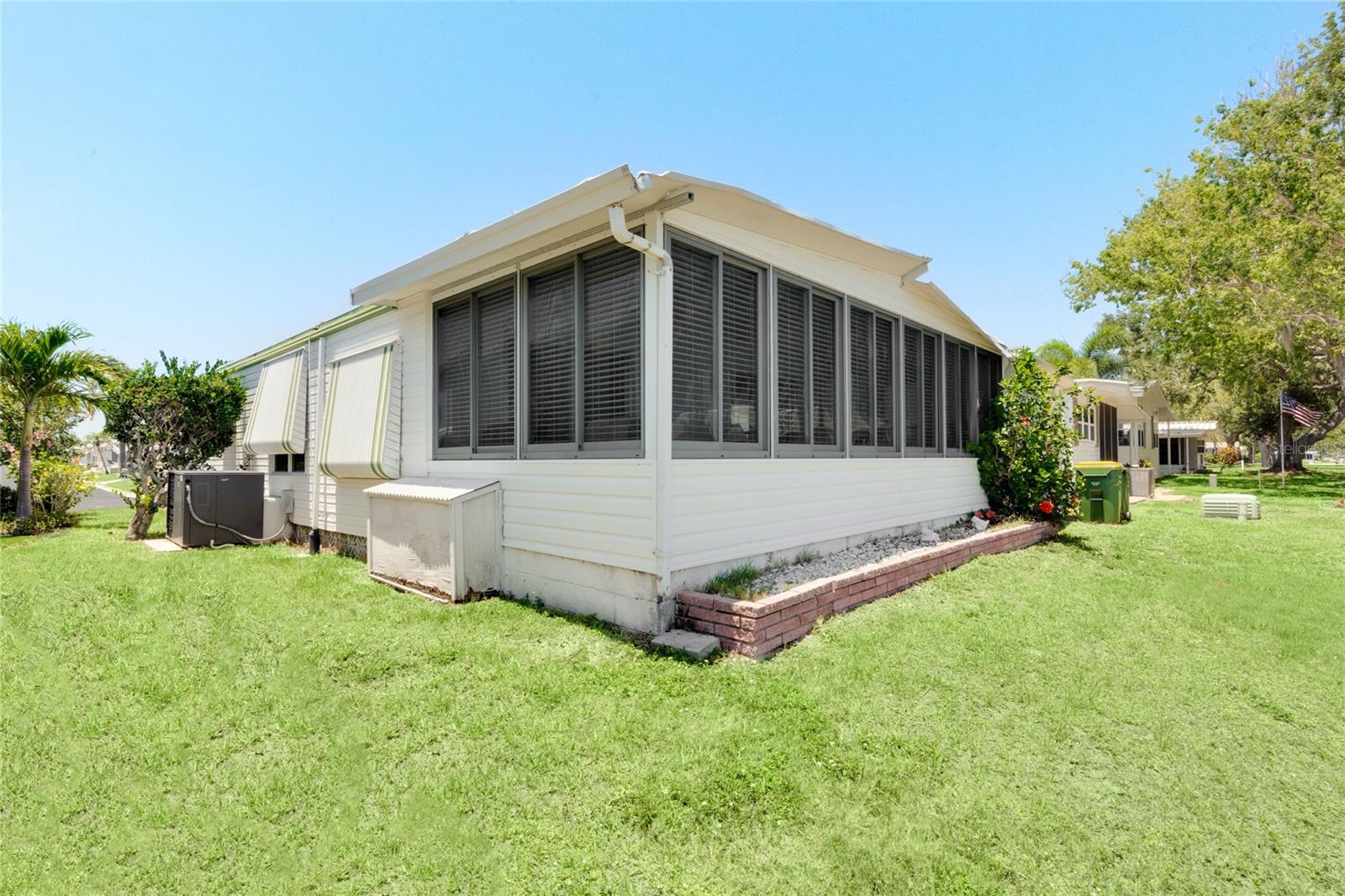 OAKWOOD MANOR - Residential