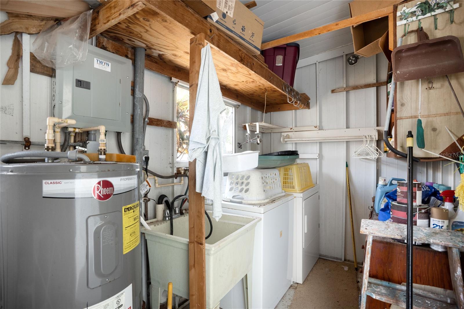 OAKWOOD MANOR - Residential