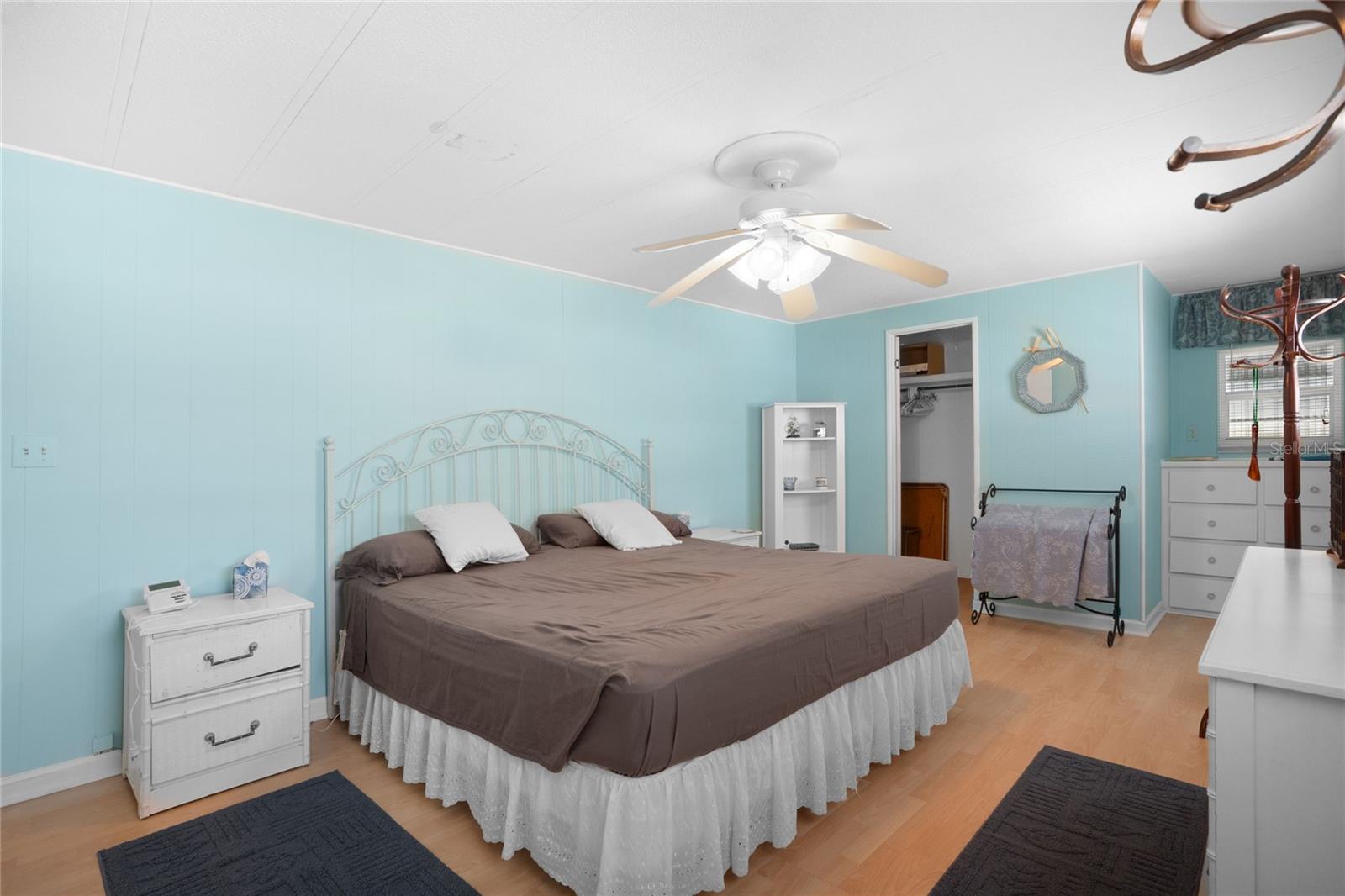 307 WHITE OAK WAY