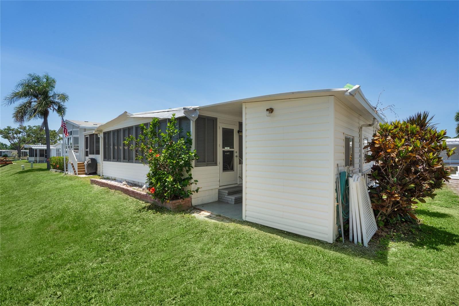 OAKWOOD MANOR - Residential