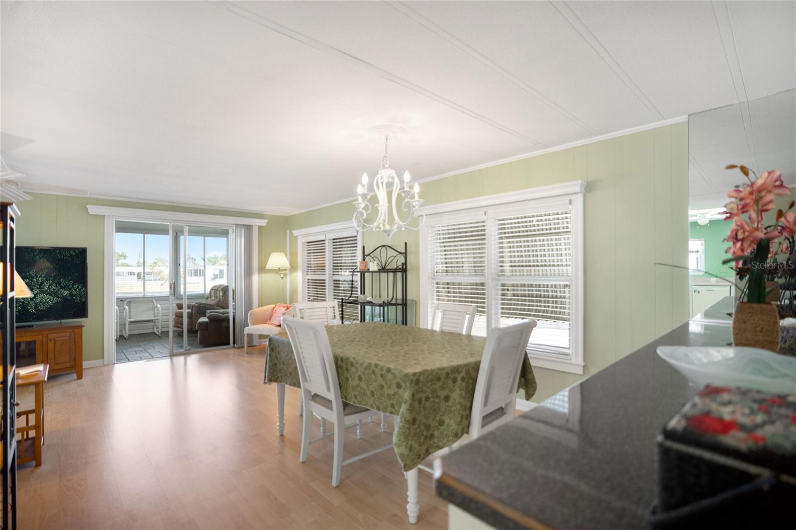 307 WHITE OAK WAY