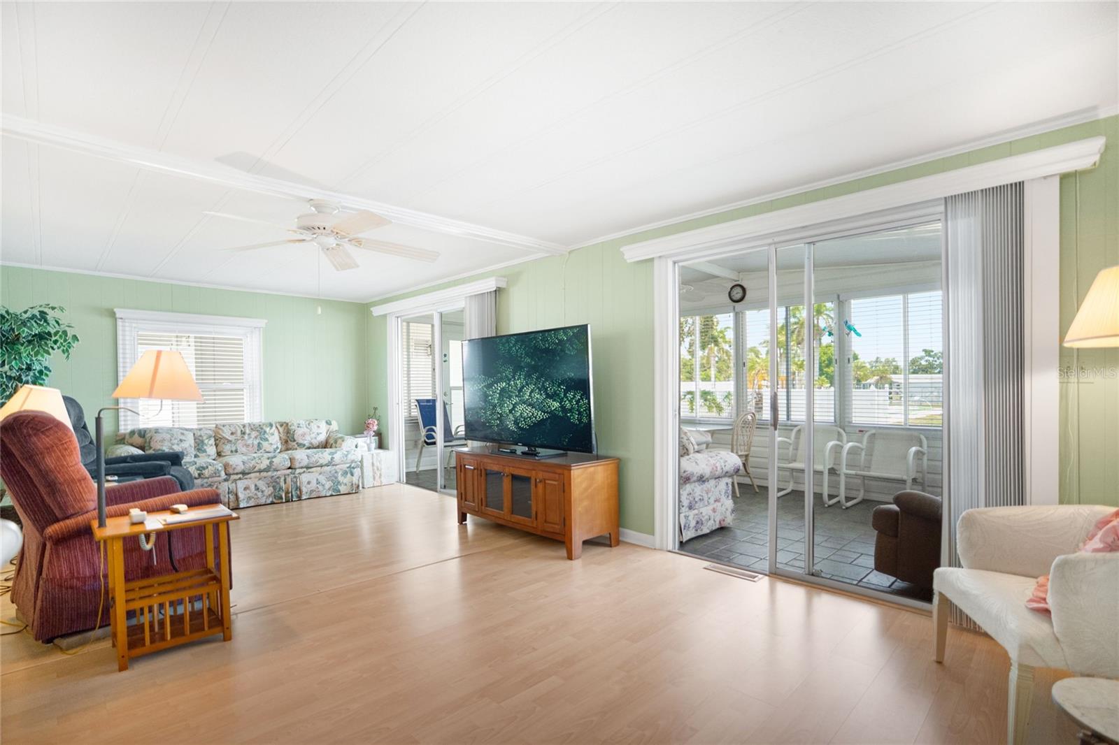 OAKWOOD MANOR - Residential