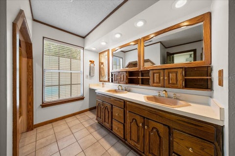 Tiny photo for 2300 SE 38th Court, Ocala, FL 34471 (MLS # OM726151)