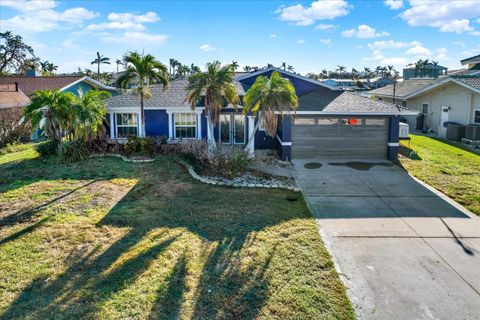 A home in SEMINOLE