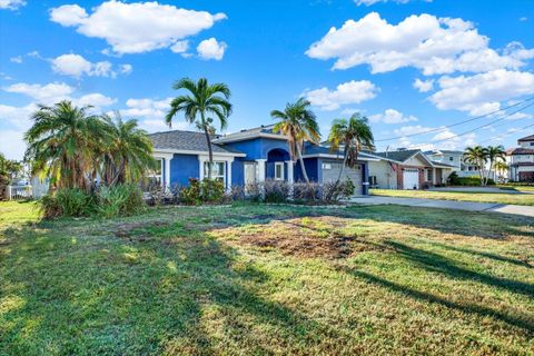 A home in SEMINOLE