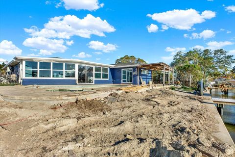 A home in SEMINOLE