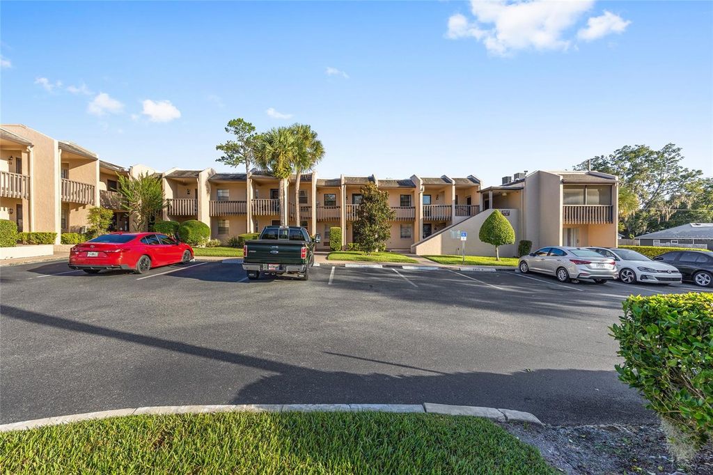 Photo of 2437 NE 6th Street #14, Ocala, FL 34470 (MLS # OM711941)
