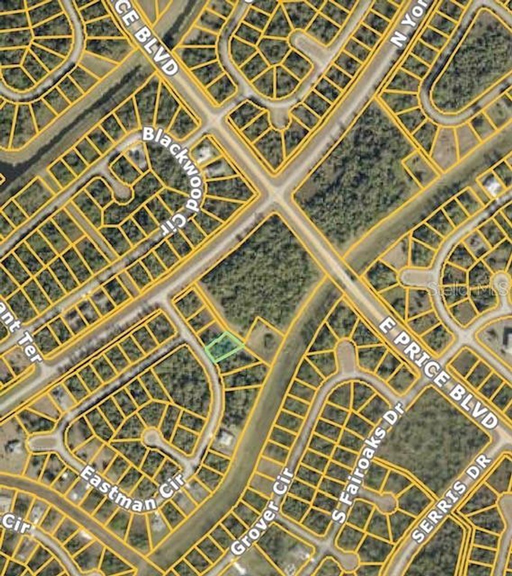 Photo of 4 Eastman Circle, North Port, FL 34288 (MLS # A4683784)