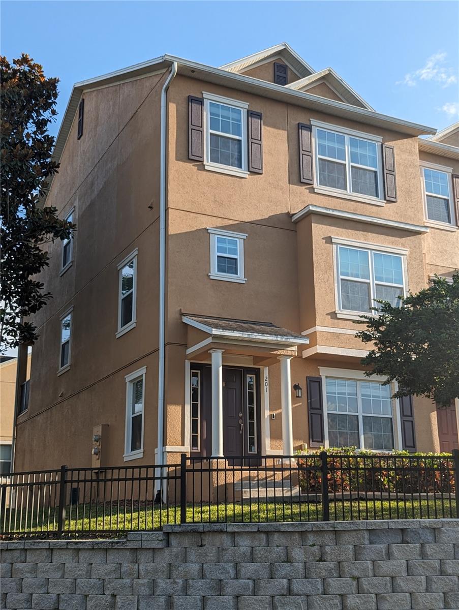 This spacious 3 bedroom with high ceilings throughout is an end-unit Townhome, located in a safe and gated subdivision in Altamonte Springs, featuring a swimming pool and playground. Because it is an end unit, it has larger square footage , many large windows creating a bright living space and nature views. This unit is very close to the swimming pool and playground making it easy to enjoy the subdivision’s amenities.
The first floor features a half bathroom and an open space that can be used as an in-home office, gym space, art space, music space, and/or formal living room depending on your family’s creativity. It connects to the 2-car garage.
Step to the second floor to encounter a state-of-the-art enormous kitchen for entertaining and cooking together as a family, with breakfast nook. It has a patio offering an outdoor space where you can enjoy the sunrise and morning coffee.
The large open living area features another ½ bathroom, a view to two of the surrounding lakes, and offers plenty of space for a dining area and family living room.
The third floor has a very large Primary Suite with walk in closet, connected to the primary full bathroom featuring bathtub, glass-door shower and double sink. With its own laundry room conveniently located, there are no worries with carrying laundry up and down. Two additional bedrooms share a full bathroom with glass-door shower.
It is conveniently located near commerce, restaurants and walking distance activities.