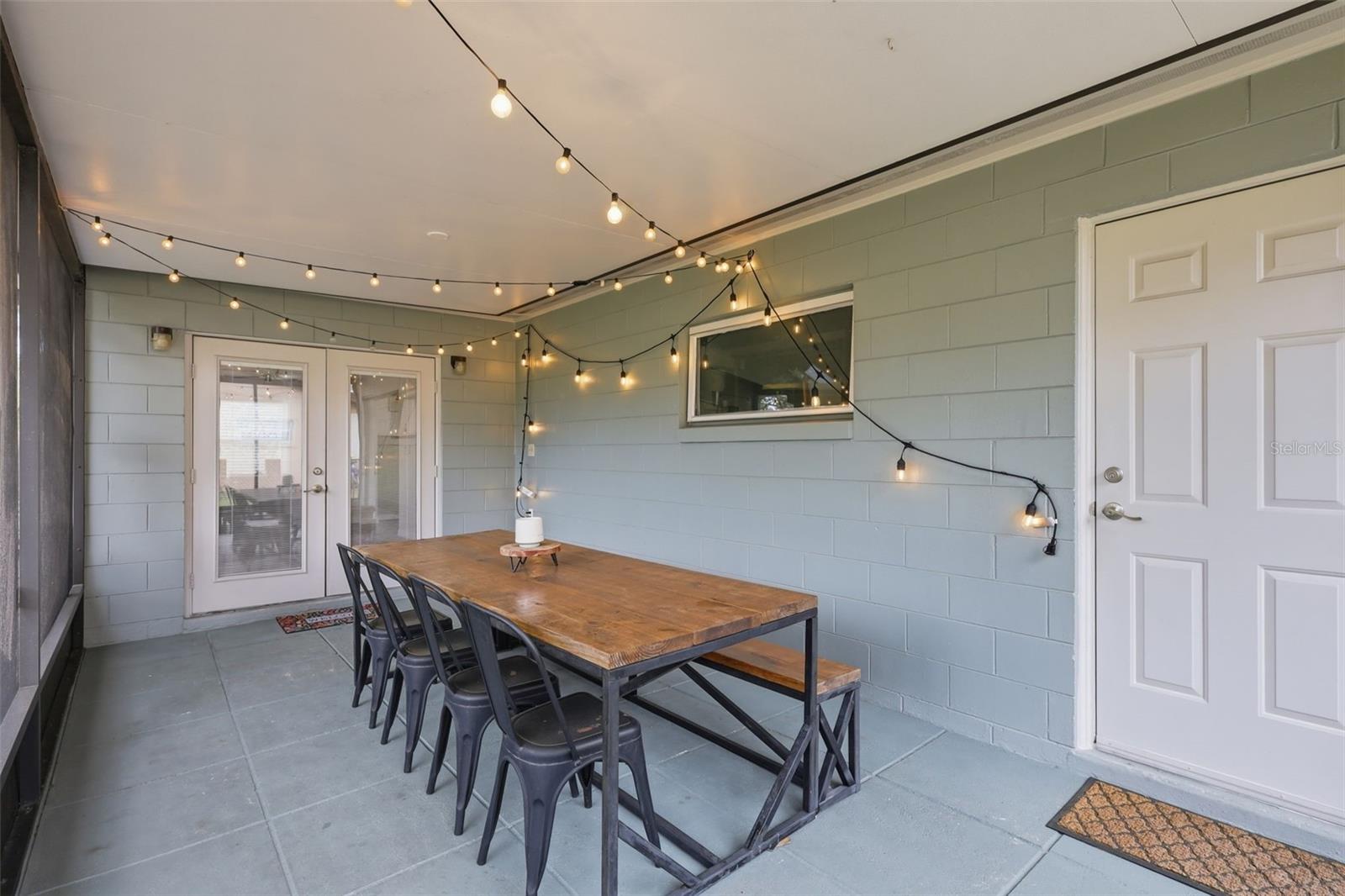 ENGLISH ESTATES UNIT 2 - Residential