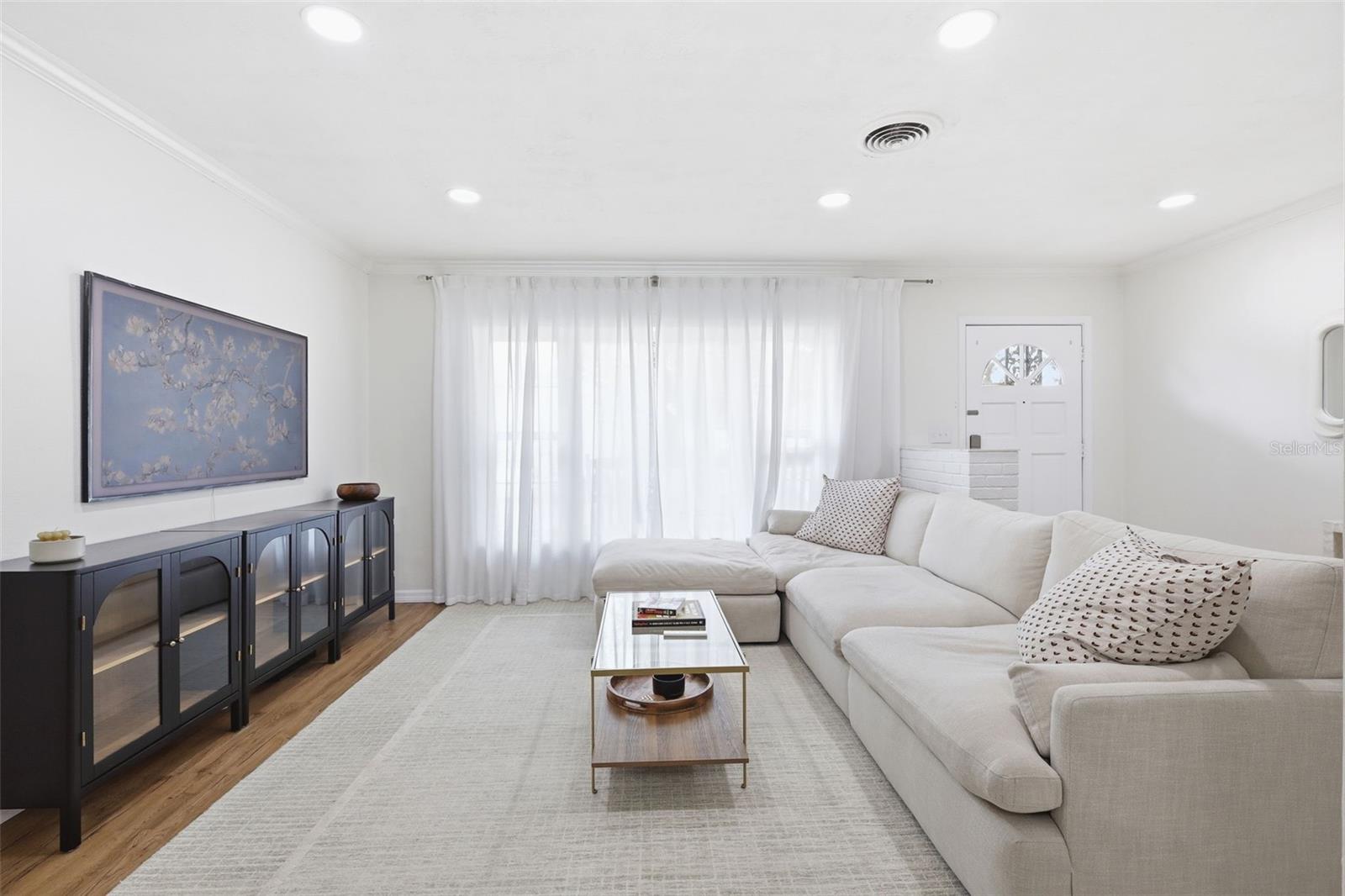 ENGLISH ESTATES UNIT 2 - Residential