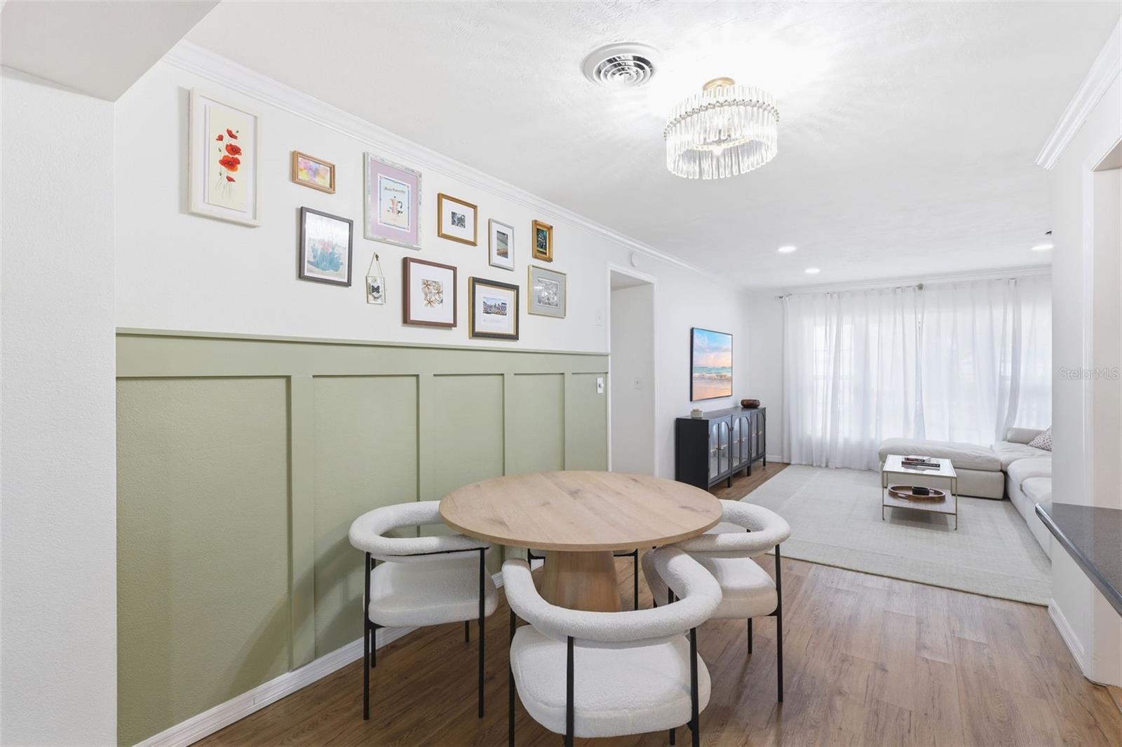 ENGLISH ESTATES UNIT 2 - Residential