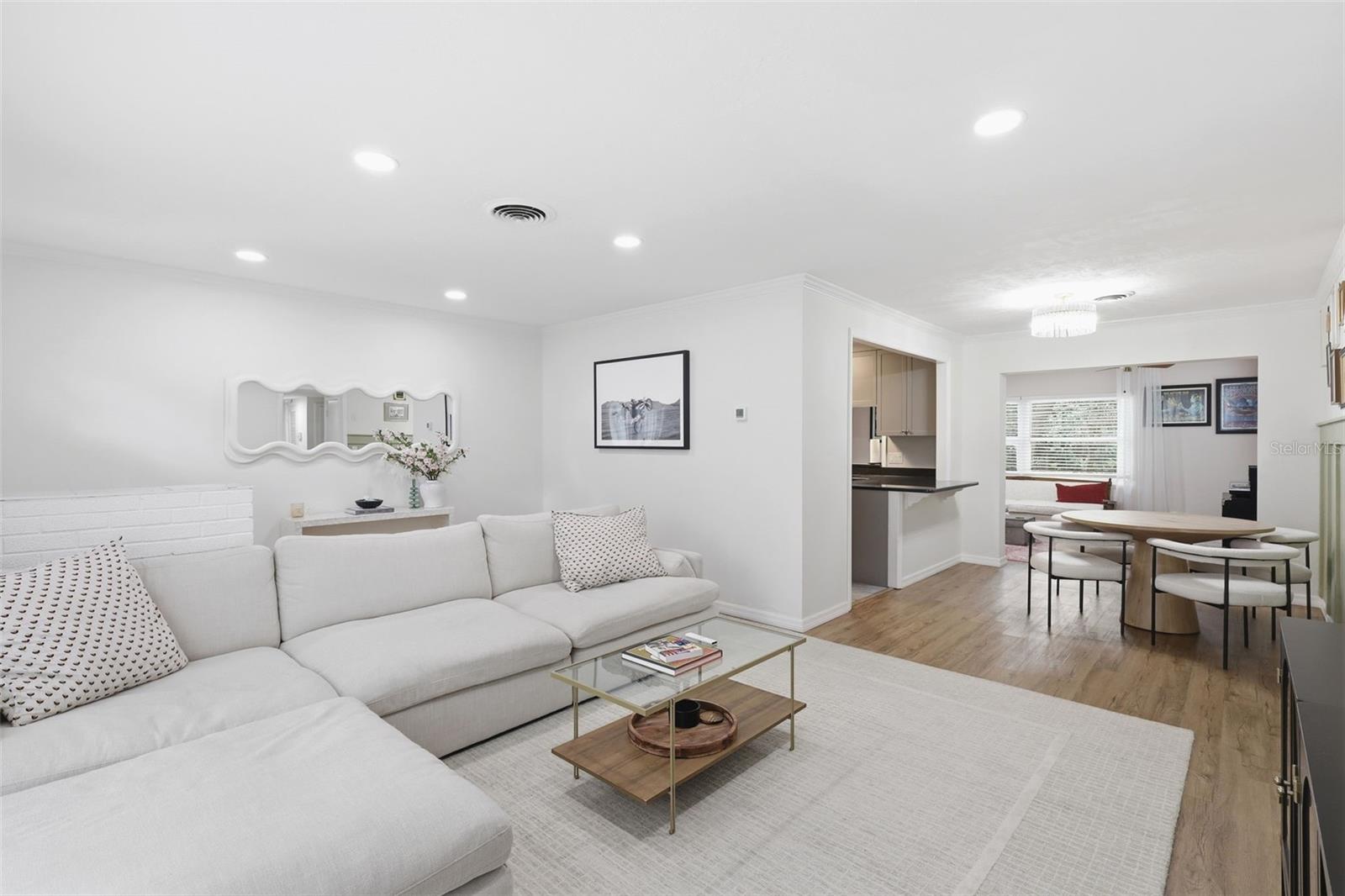 ENGLISH ESTATES UNIT 2 - Residential