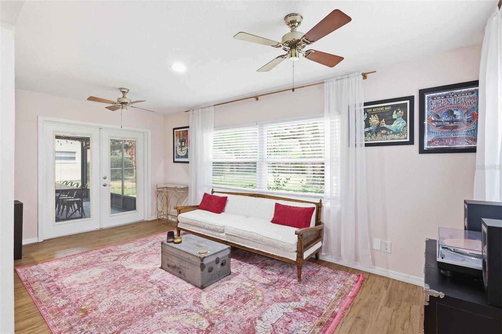 ENGLISH ESTATES UNIT 2 - Residential