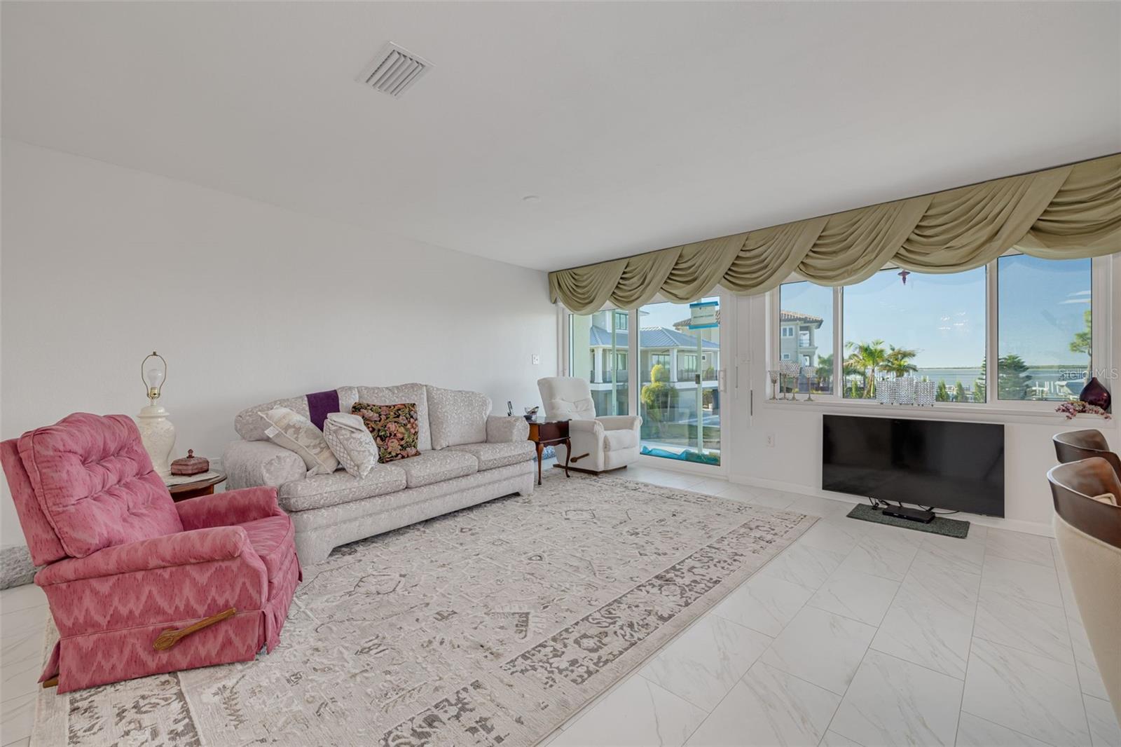 433 S PAULA DRIVE 32