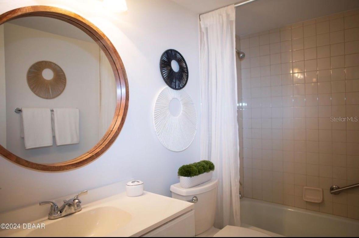 ORMOND BREAKERS - Residential