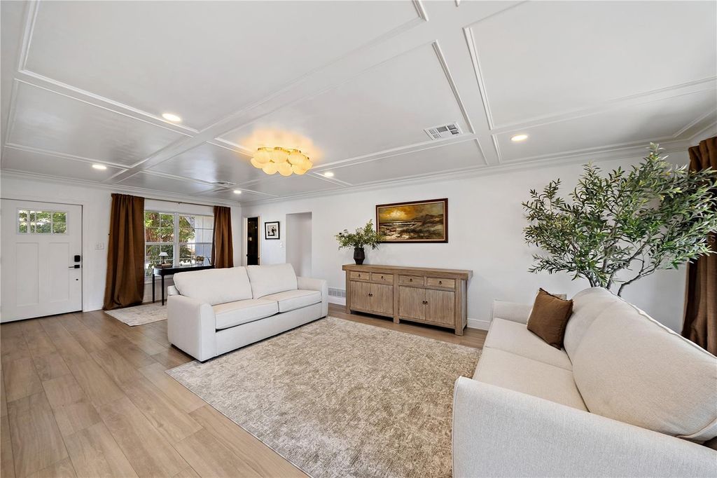 Photo of 7746 Westmoreland Drive, Sarasota, FL 34243 (MLS # A4688339)