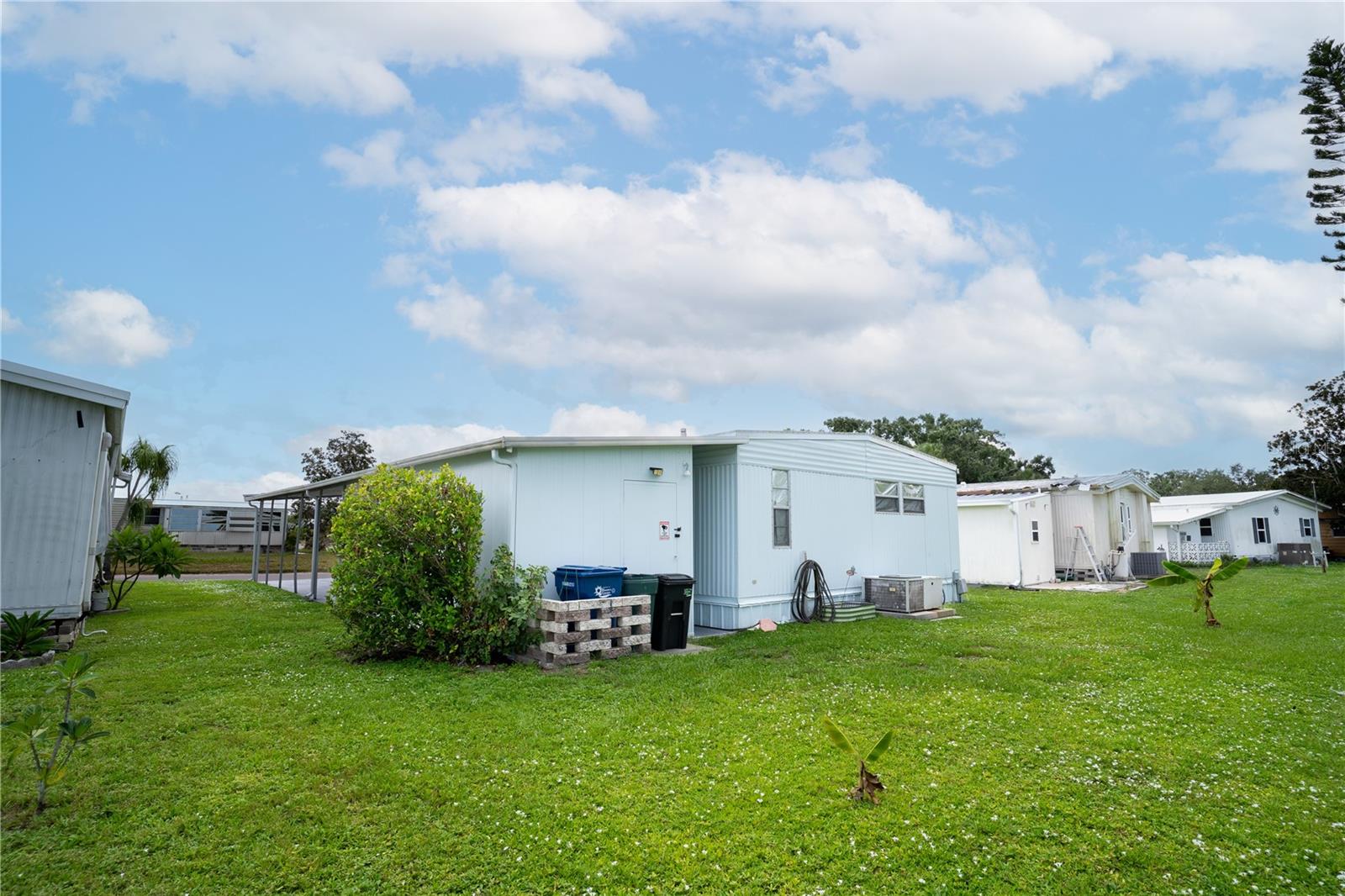 SHADOW BROOK MOBILE HOME - Residential
