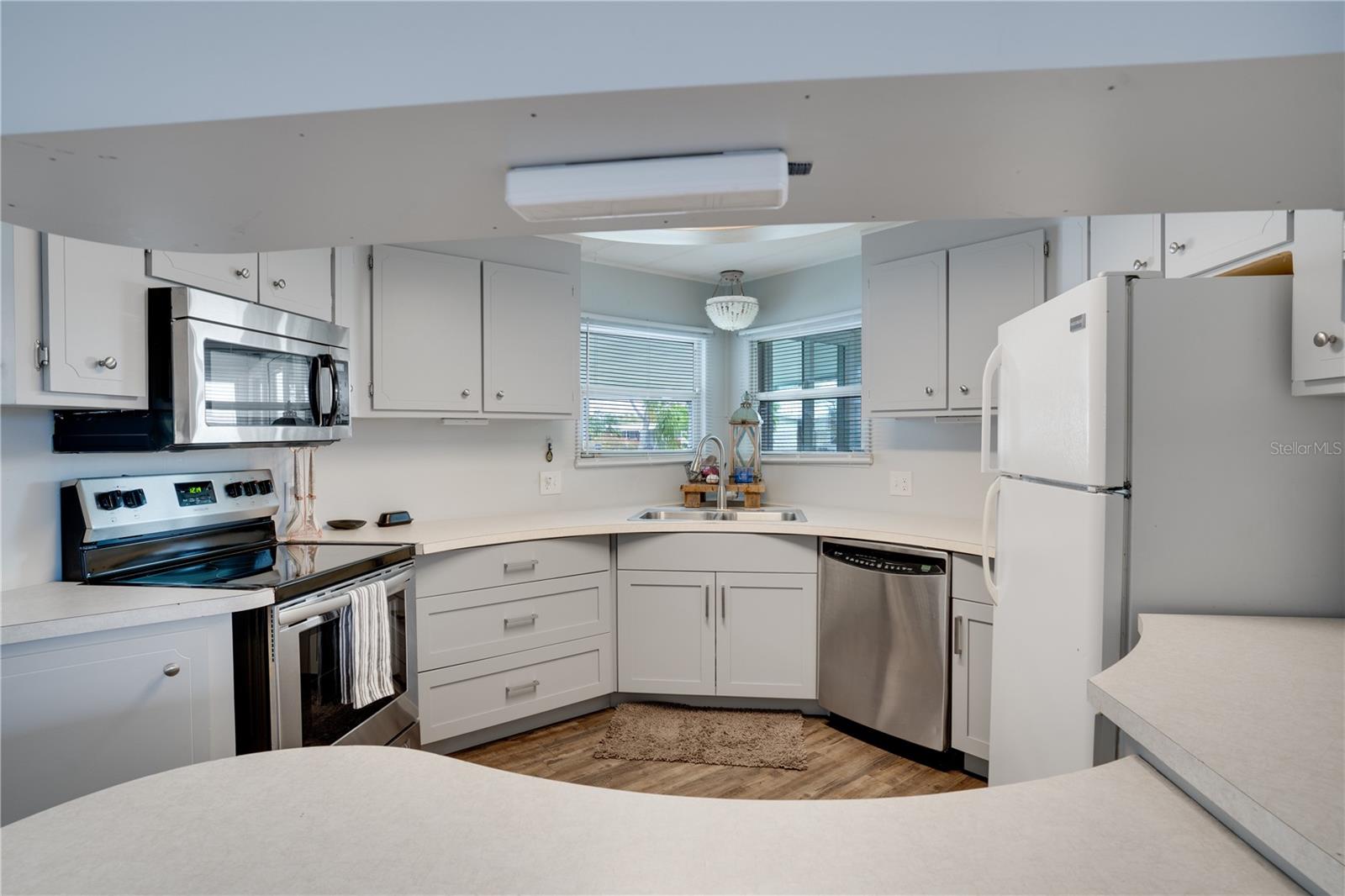 SHADOW BROOK MOBILE HOME - Residential