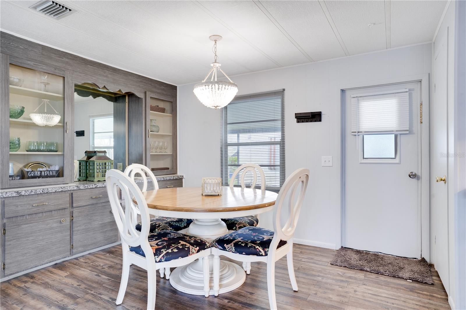 SHADOW BROOK MOBILE HOME - Residential
