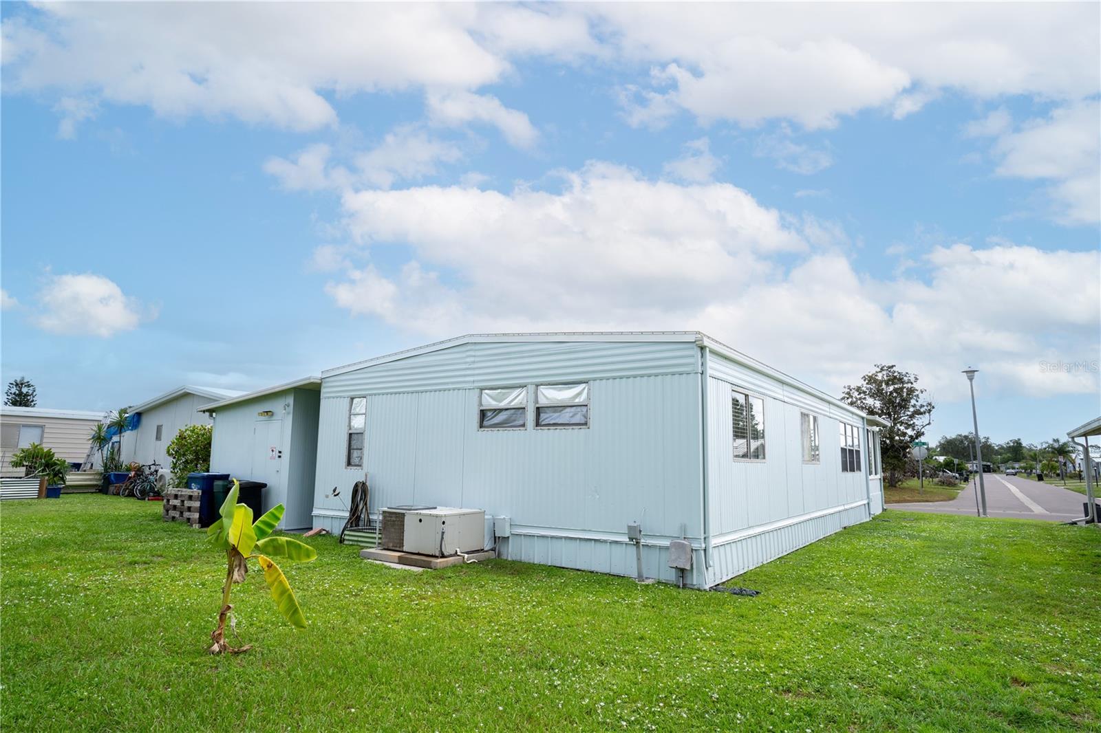 SHADOW BROOK MOBILE HOME - Residential