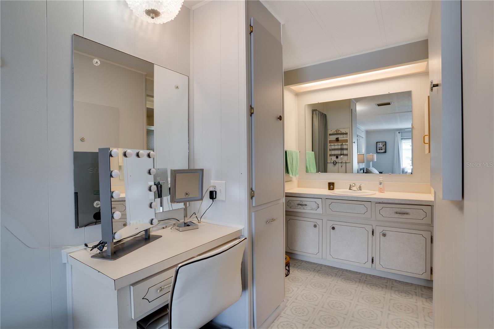 SHADOW BROOK MOBILE HOME - Residential