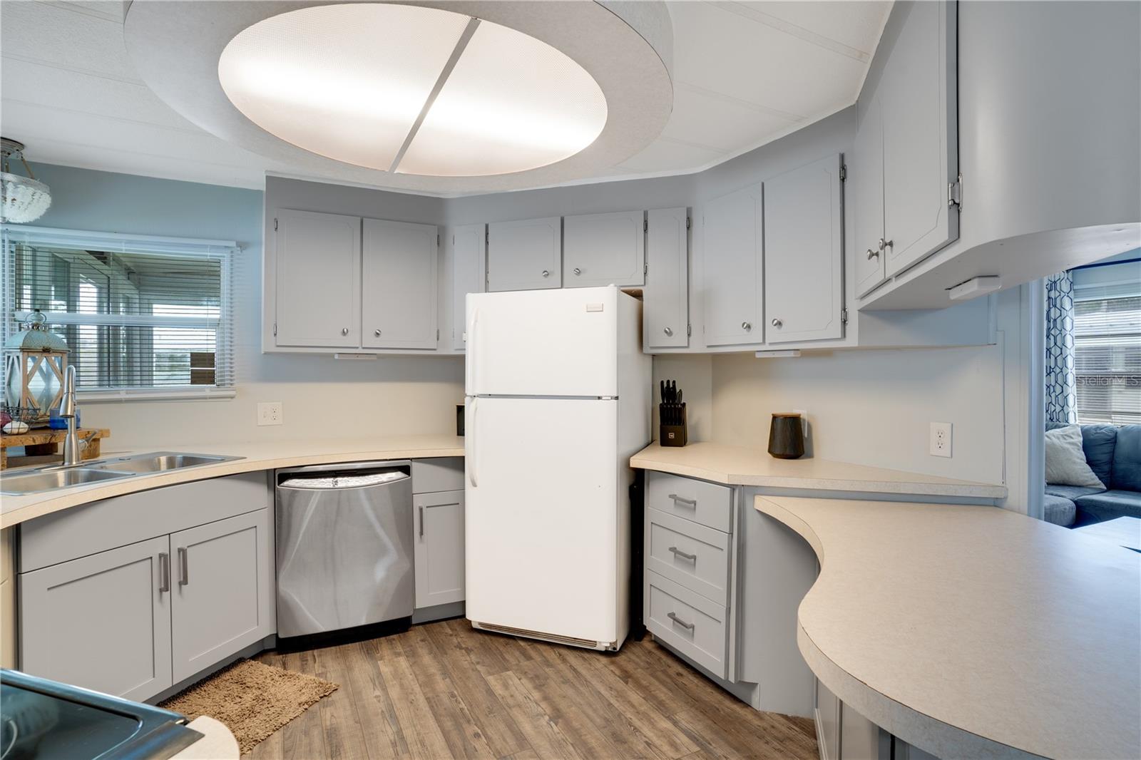 SHADOW BROOK MOBILE HOME - Residential