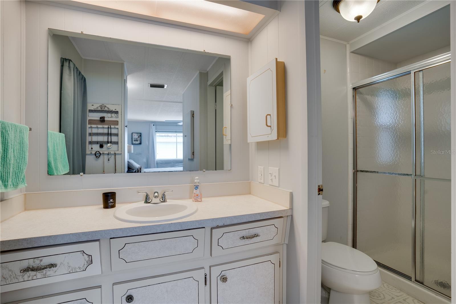 SHADOW BROOK MOBILE HOME - Residential