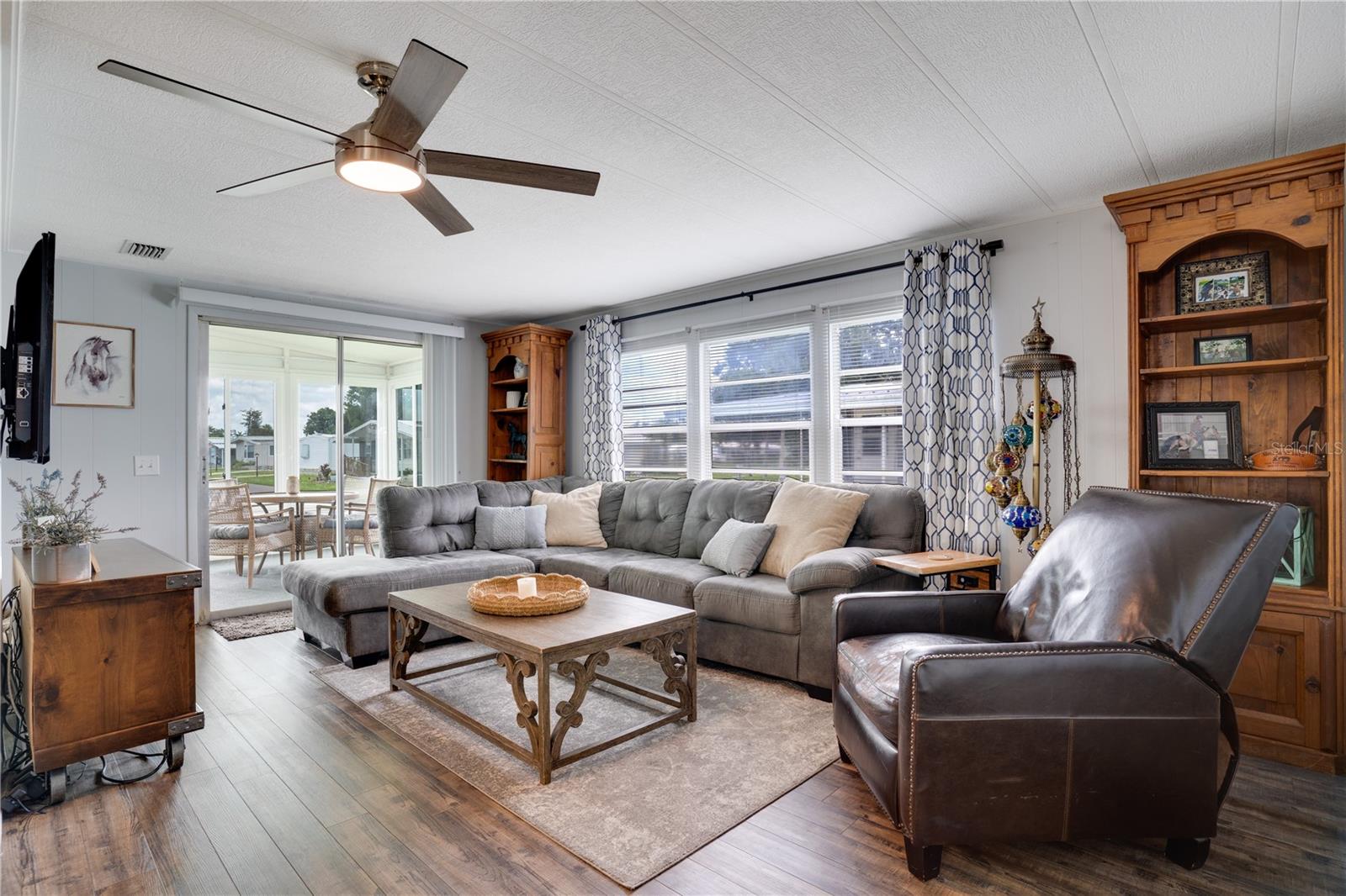 SHADOW BROOK MOBILE HOME - Residential