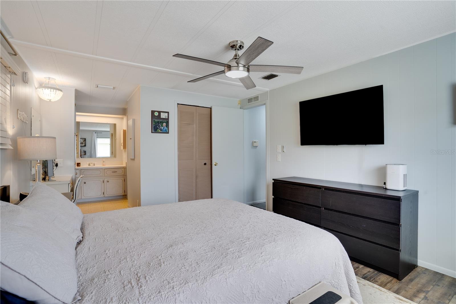 SHADOW BROOK MOBILE HOME - Residential