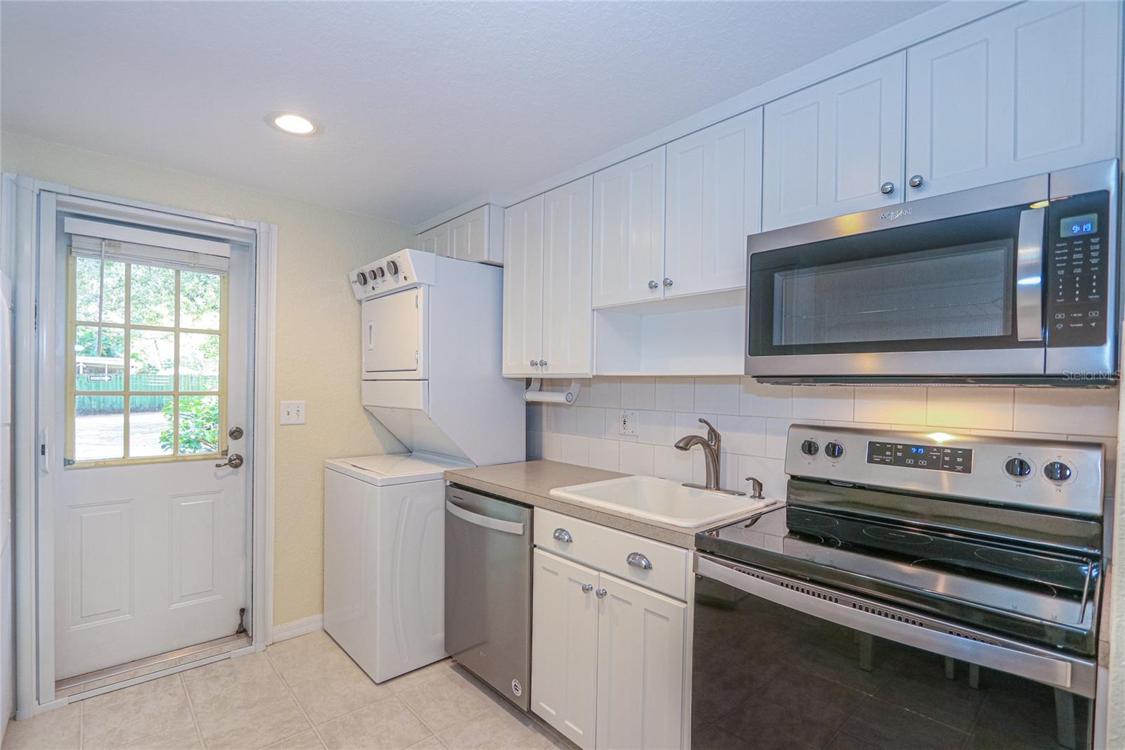 FIFTH AVE VILLAS & TWNHMS - Residential Lease