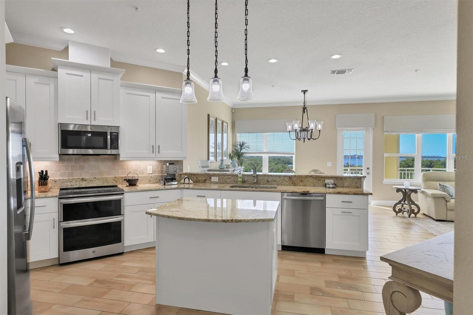 PALMA SOLA BAY CLUB PH 17B - Residential