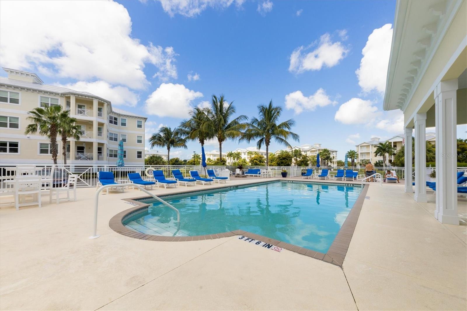 PALMA SOLA BAY CLUB PH 17B - Residential