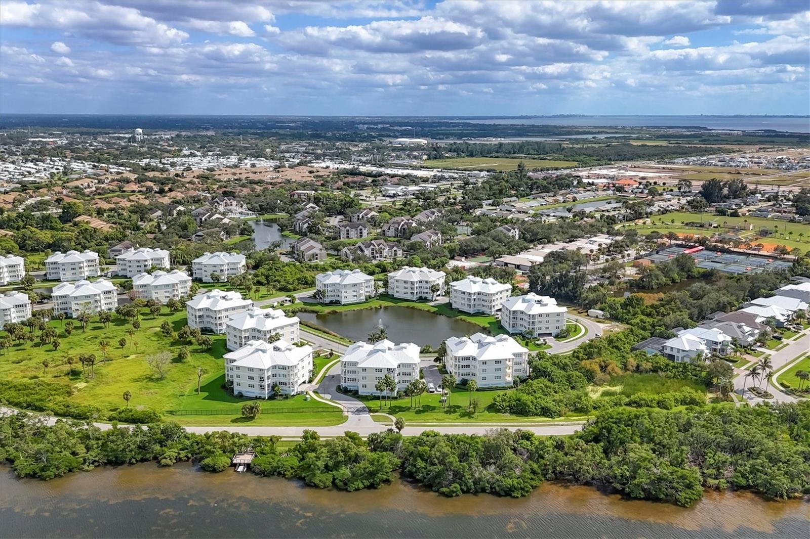 PALMA SOLA BAY CLUB PH 17B - Residential