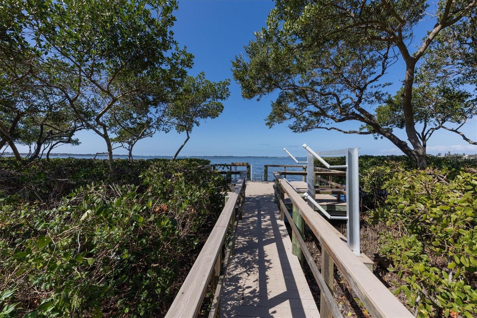 PALMA SOLA BAY CLUB PH 17B - Residential