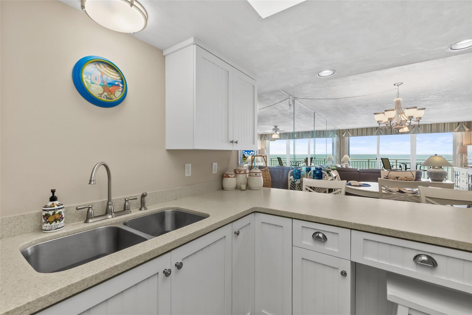 PENINSULA CONDO - Residential
