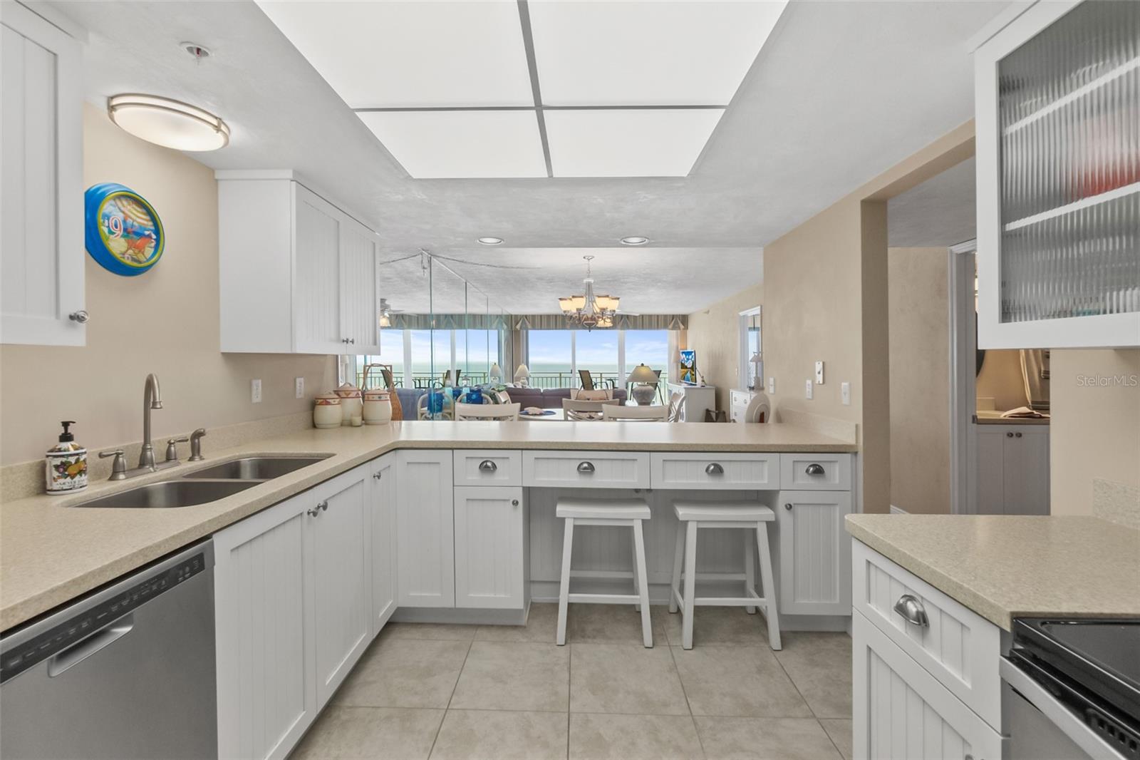 PENINSULA CONDO - Residential