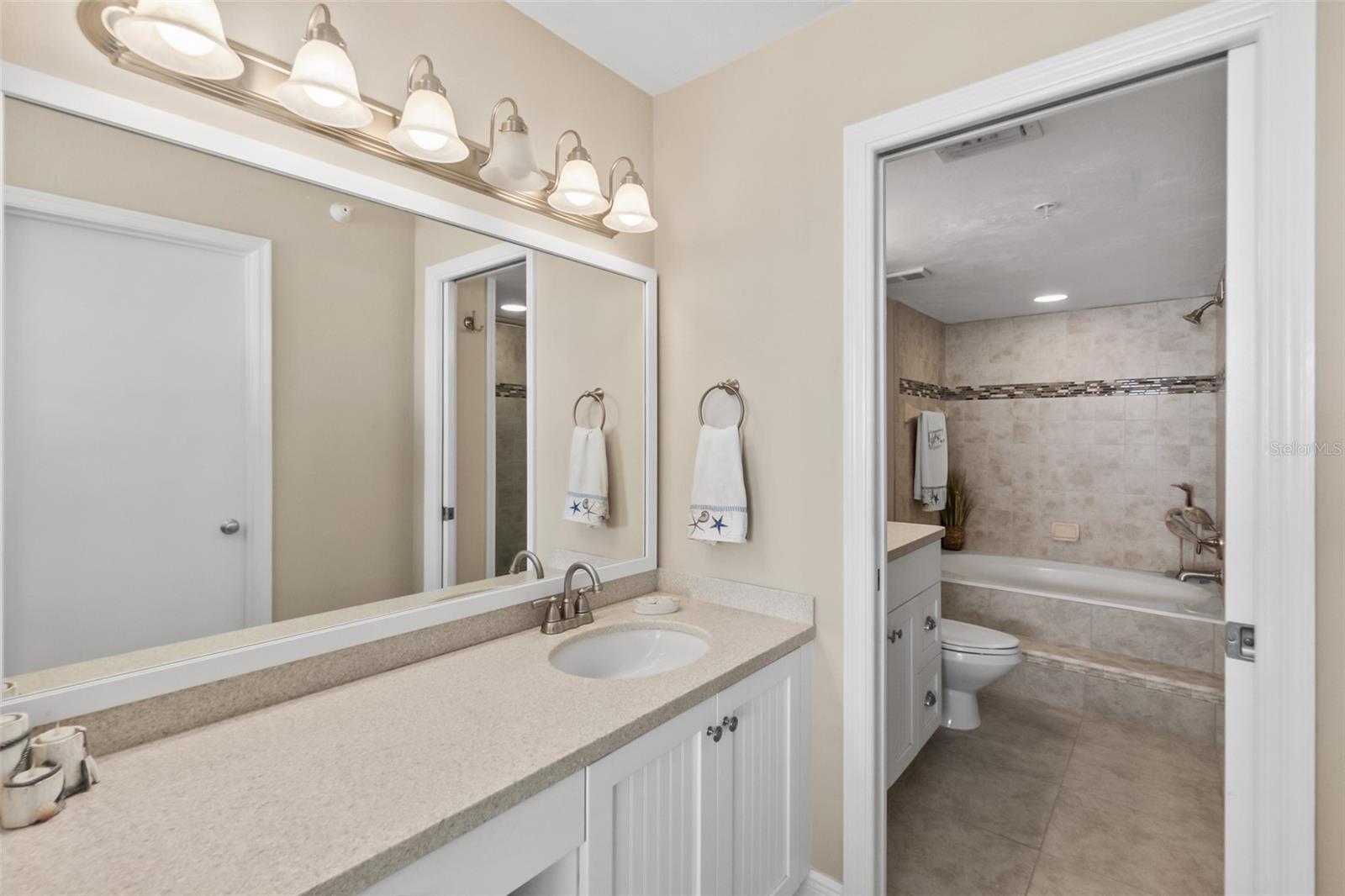 PENINSULA CONDO - Residential