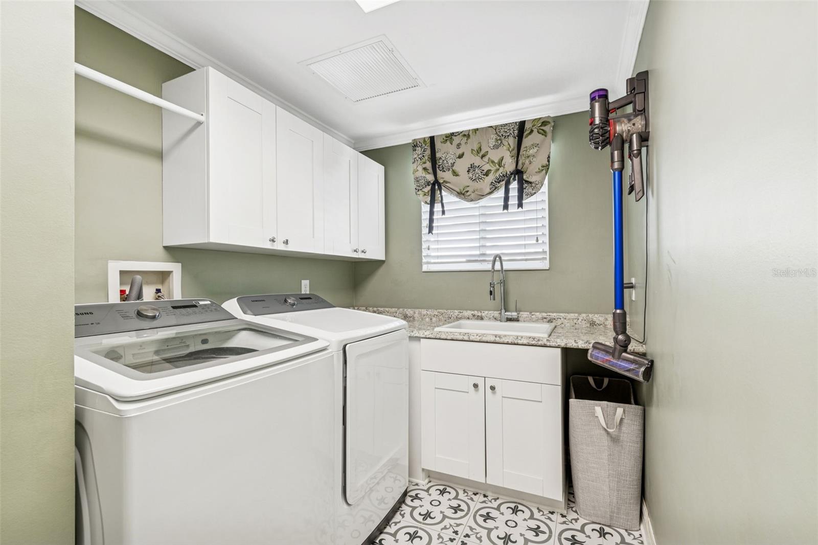 DEER CREEK - Residential