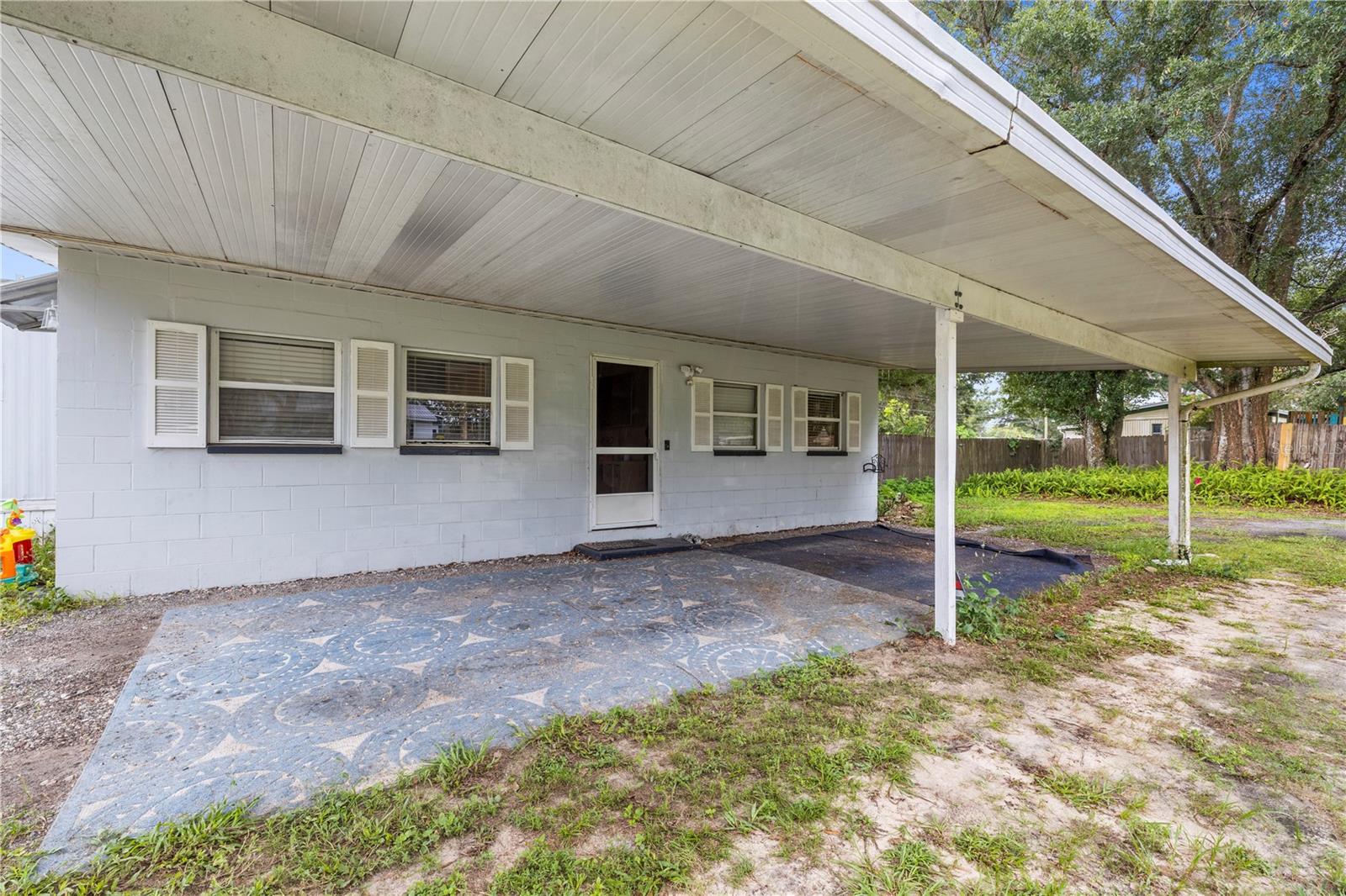 1733 OAKLAND ROAD W