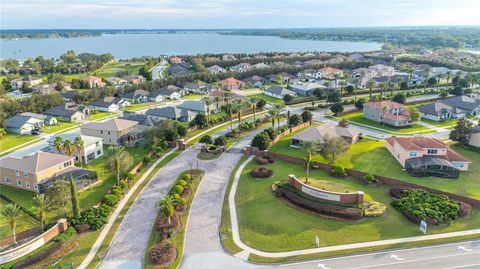 A home in AUBURNDALE