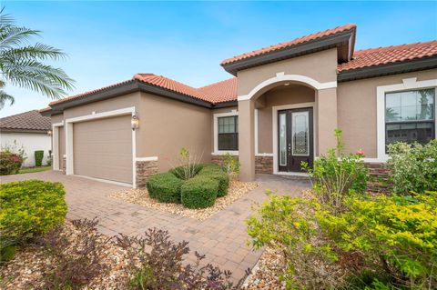 A home in AUBURNDALE