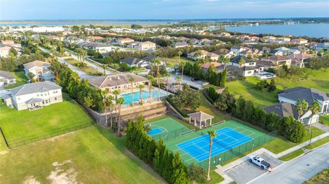 A home in AUBURNDALE